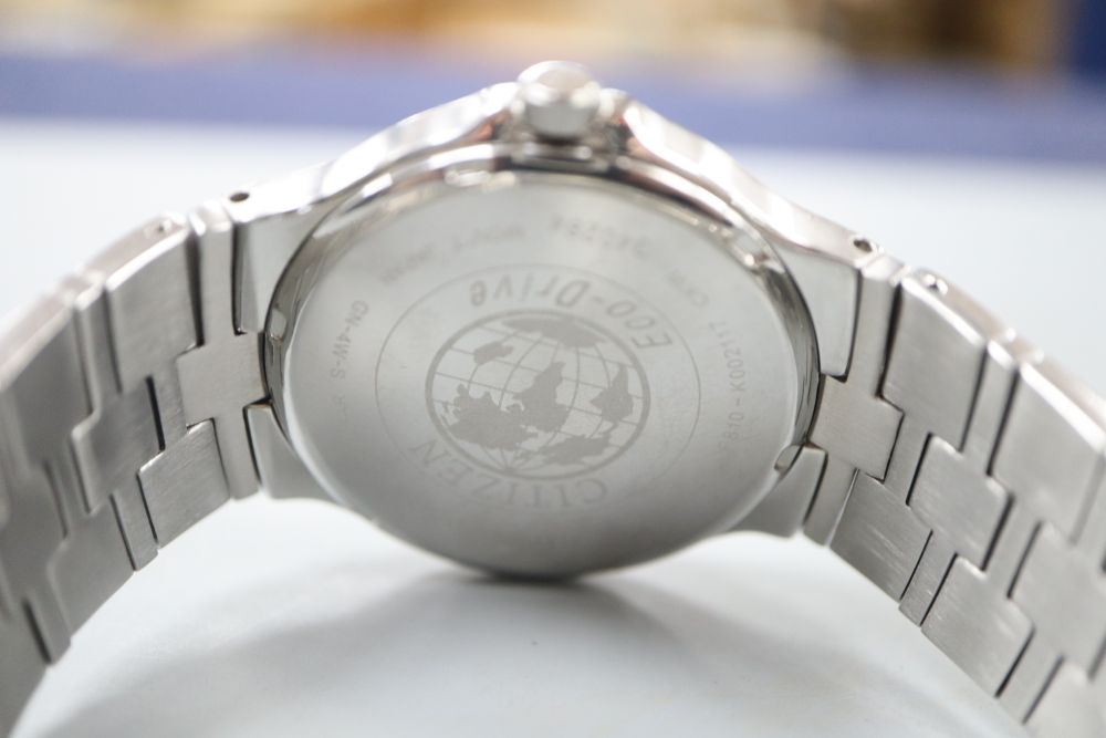 A gentlemans modern stainless steel Citizen Eco-Drive wrist watch, no box or papers.